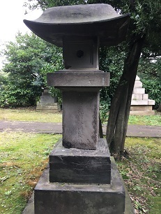 青山墓地11.jpg