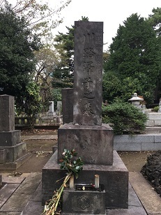 青山墓地2.jpg